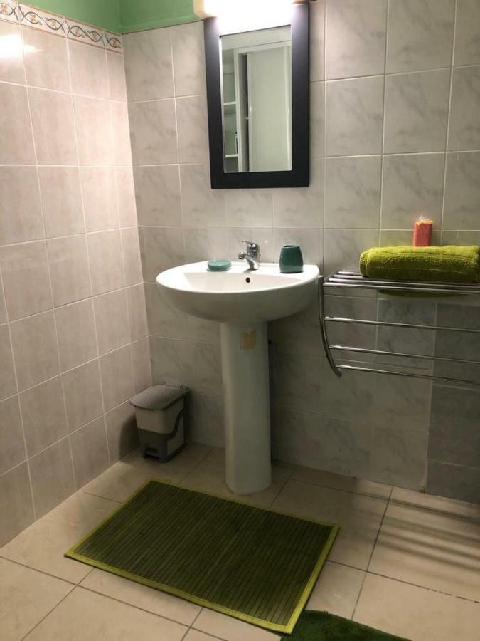 La Tourterelle De Neron Apartment Le Moule Ngoại thất bức ảnh